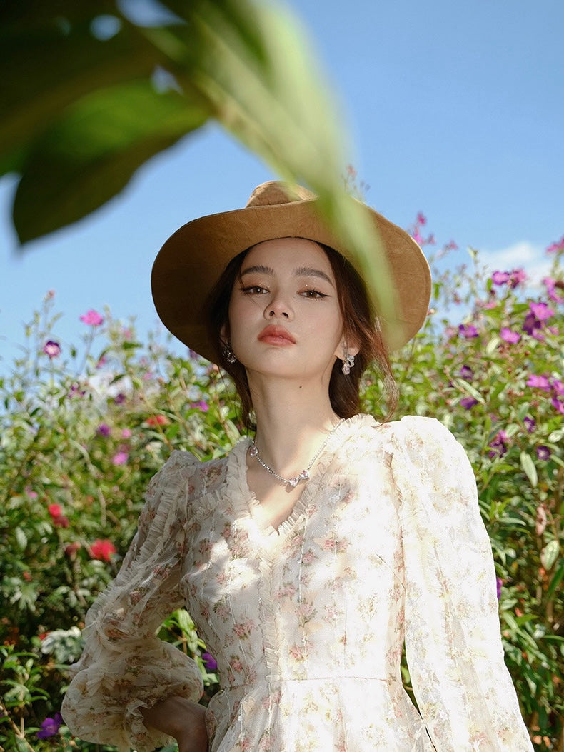 HAT / ACCESSORY / LINGERIE – Romantic Holiday